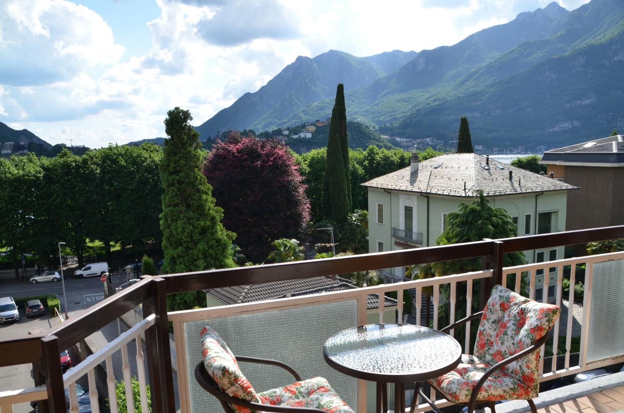 Big Romantic Lake View & Terrace Apartment Lecco Exterior photo